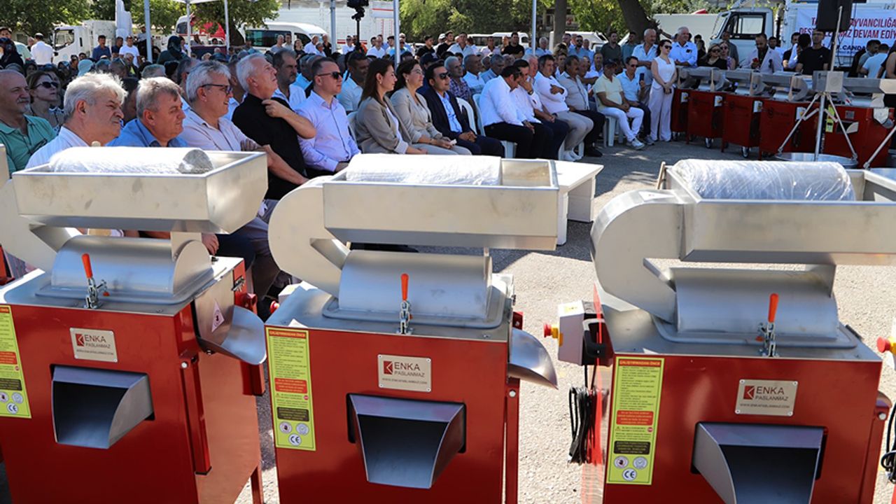 Büyükşehir Belediyesi'nden Üreticilere salça makinesi desteği 150w